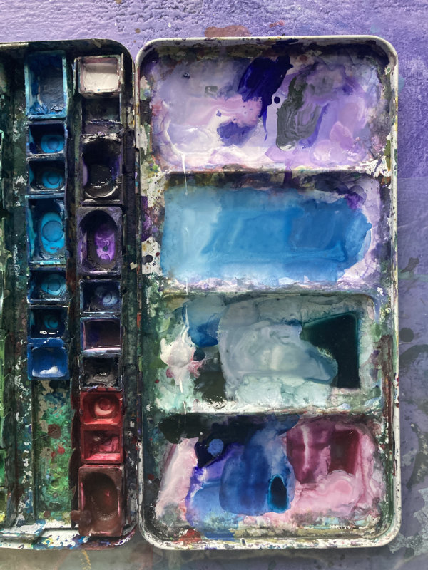 Tabeas Aquarellkasten. Schöne Farben! Lila in Variationen mit Rosa, Blautöne und Grün. Fleckig, verlaufen, lecker.