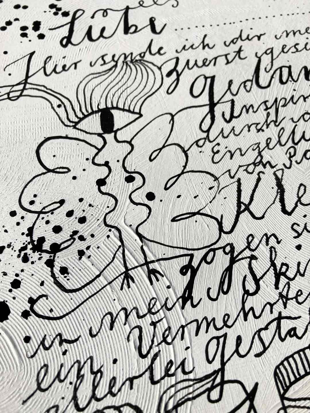 Ausschnitt aus dem Bildbrief. Details der Handschrift, Kleckse und ein Engel mit langen Wimpern. Der Bogen ist fett grundiert mit weißer Acrylfarbe, der Läusekramm hat dicke Spurrillen hinterlassen. Die Schrift tanzt mit den Spurrillen. Hat tolle Geräusche gemacht beim Schreiben.